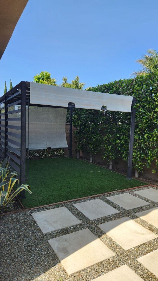 Building Photo - Modern 3 Bed/ 4 Bath, Detached, Private Dr...