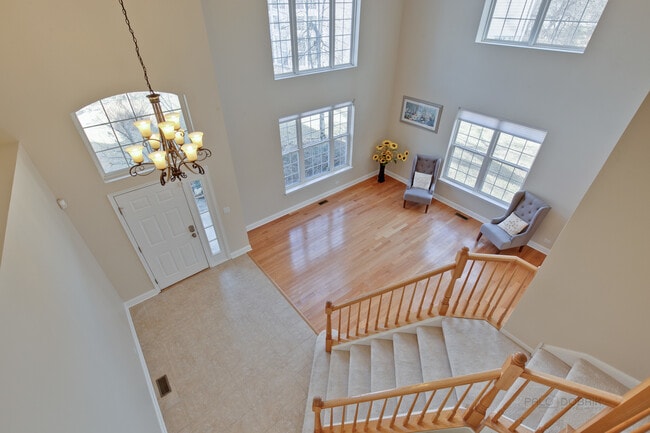 Building Photo - 33 River Oaks Cir E