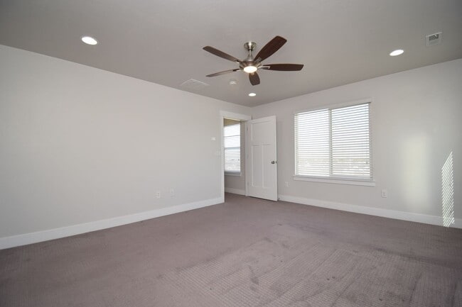 Building Photo - 4 Bed 3.5 Bath Sunny and Spacious South Jordan Corner-Lot Home with Views!