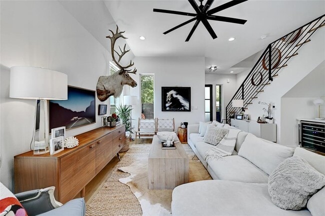 Building Photo - 2909 Kuhlman Ave