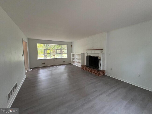 Building Photo - 3306 Whitesworth Rd