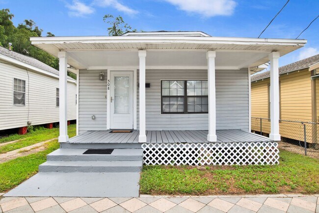 Building Photo - Downtown Pensacola Home For Rent