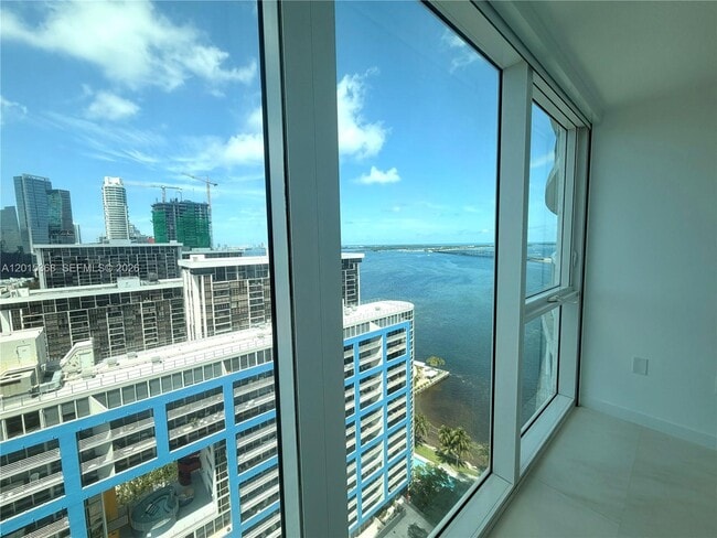 Building Photo - 2101 Brickell Ave