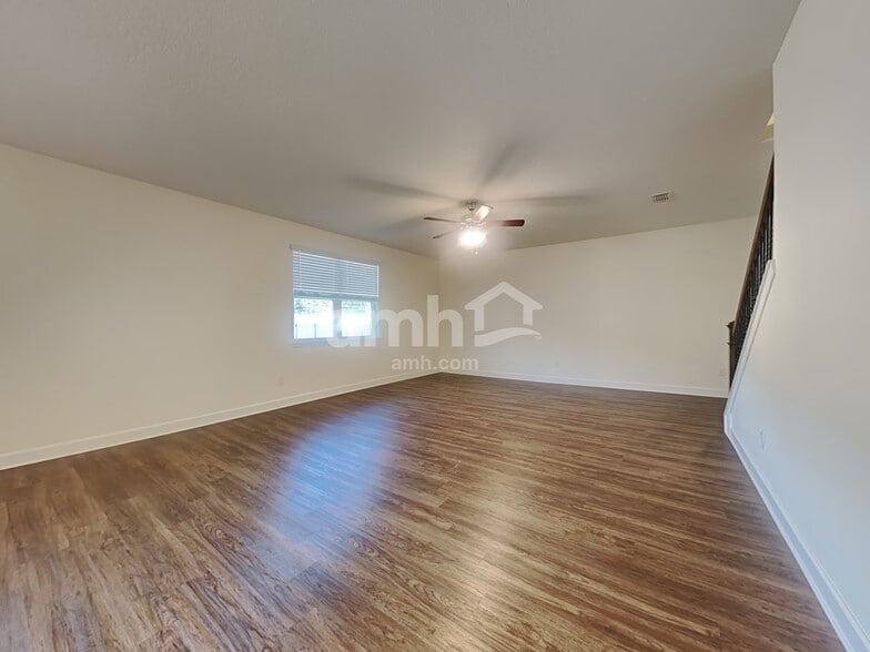 Building Photo - 3051 Creek Village Ln