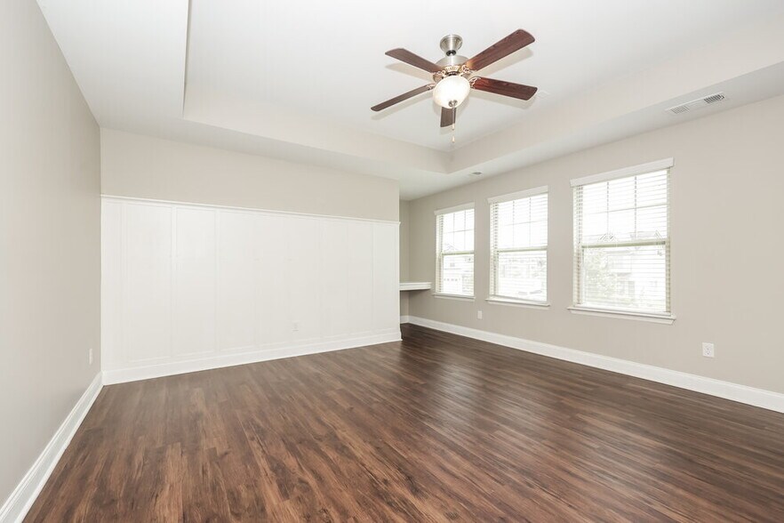 Building Photo - 1005 Keeneland Dr