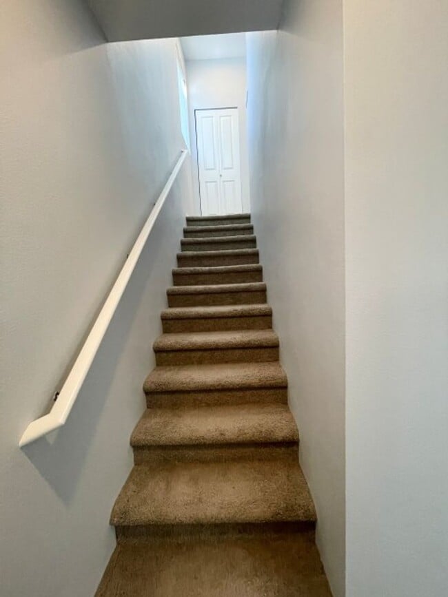 Building Photo - 3bd/3.5ba Bothell Townhouse