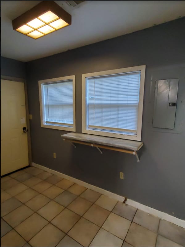 Building Photo - 809 Hester St