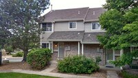 Building Photo - 2 bed/ 2.5 bath/ 2 car attached garage Tow...