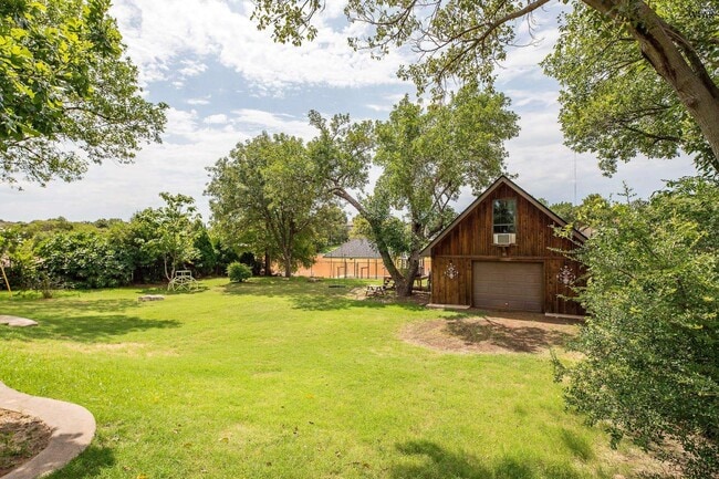 Building Photo - 4411 Shady Ln