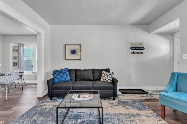 Building Photo - 1817 Mayview Ave