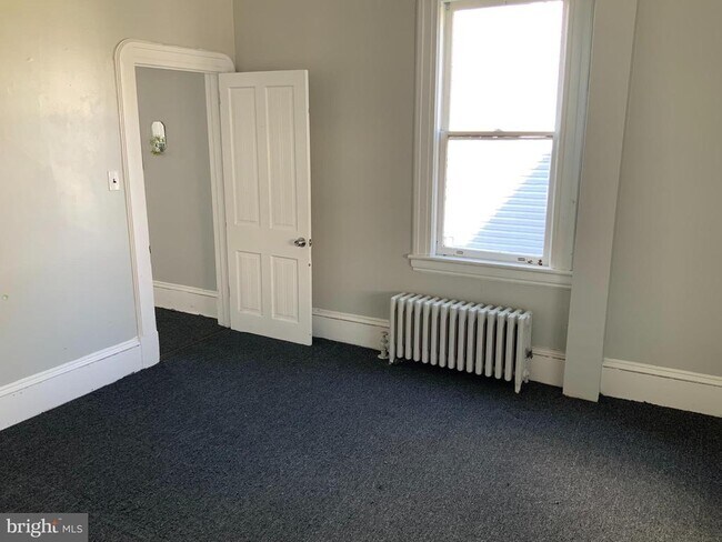 Building Photo - 433 Bentley Ave