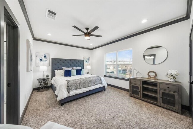 Building Photo - 5514 San Jose St