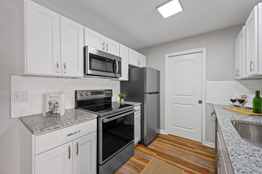 Interior Photo - Bridgewater Crossing