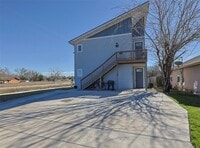 Building Photo - 1300 Hausman Dr