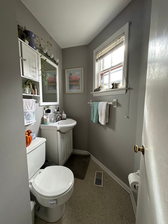 powder room - 560 S 3rd St