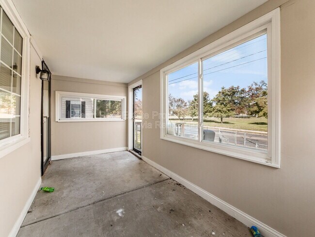 Building Photo - 1621 Sullivant Ave