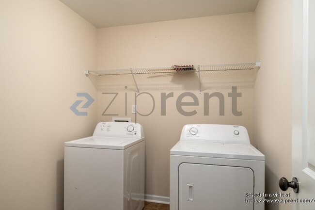 Building Photo - 819 Watermark Dr