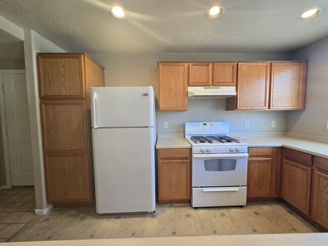 Building Photo - 9330 W Maule Ave