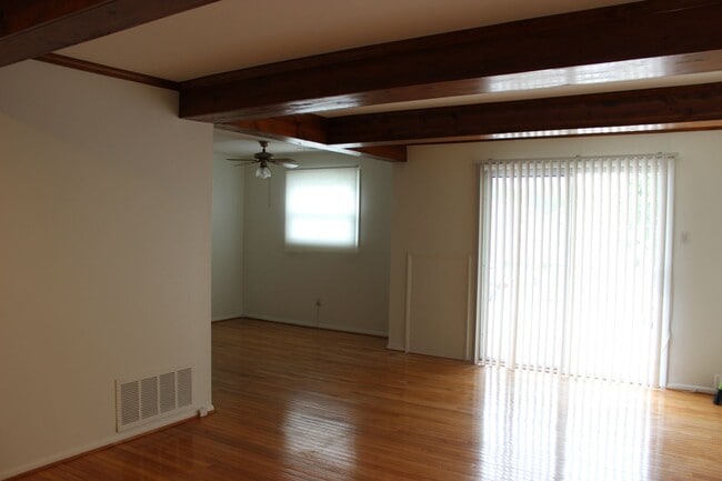 Building Photo - Pristine 2Bed Condo Unit in Warren Lodge!
