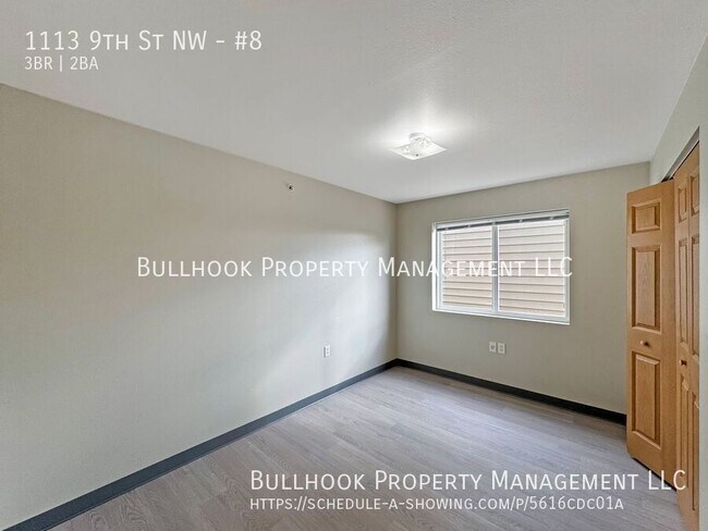 Building Photo - 1113 9th St NW