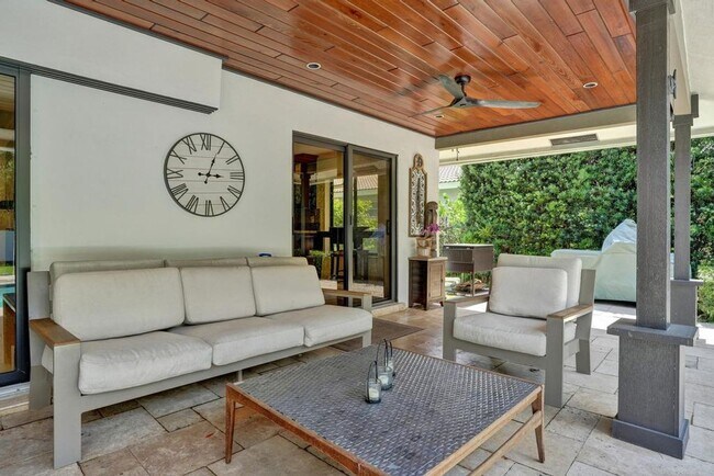 Building Photo - Boca Raton Beautifully Updated 4 Bedroom Pool Home