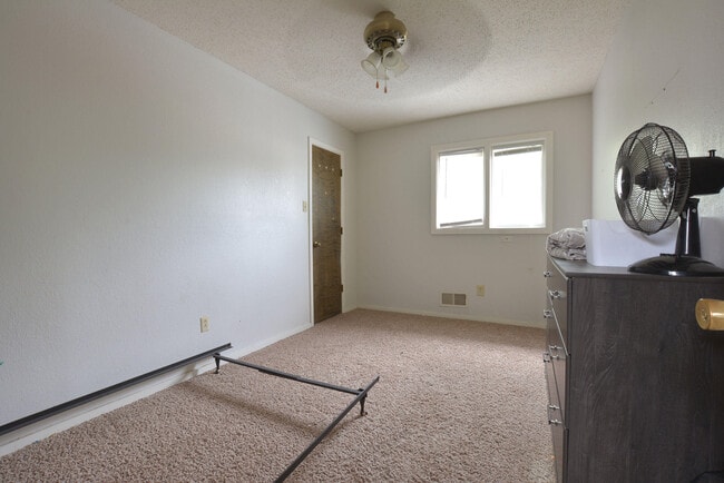 Building Photo - 3209 74th St