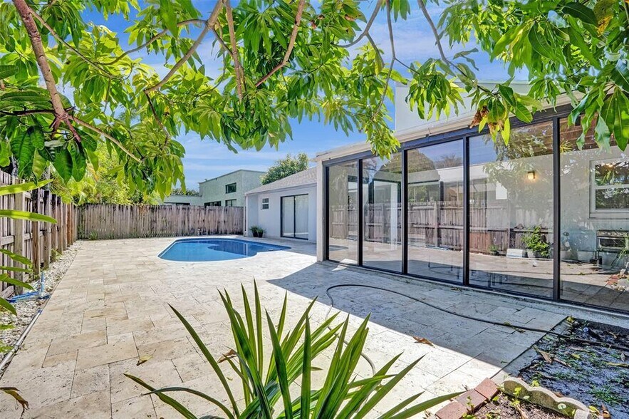 Building Photo - 7471 NW 35th Ct