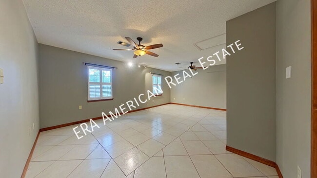 Building Photo - 520 Kumquat Ave