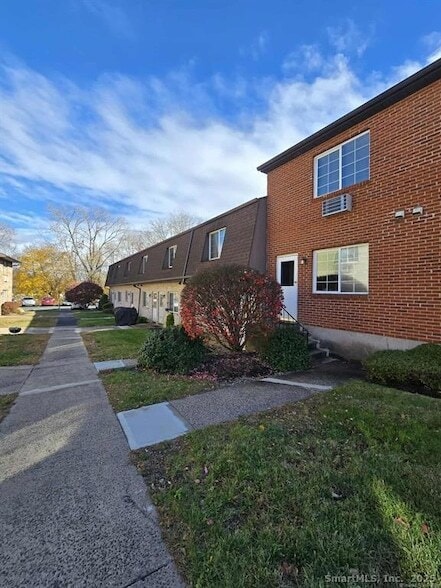 Building Photo - 921 Hamilton Ave