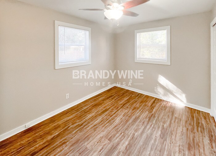 Building Photo - 7227 Stonehurst Rd N