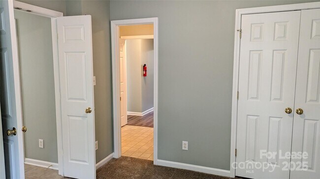 Building Photo - 111 Sterling Terrace Dr