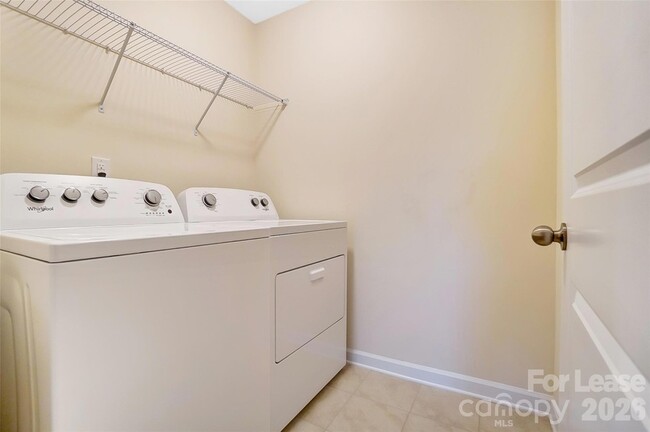 Building Photo - 5822 Clan MacLaine Dr