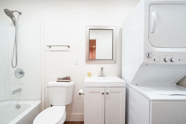 Building Photo - 4773 Sierra St