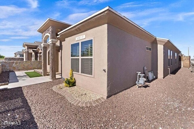 Building Photo - 1917 Tim Foster St