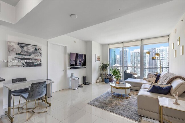 Building Photo - 92 SW 3rd St