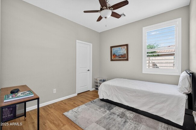 Building Photo - 8984 W Diana Ave