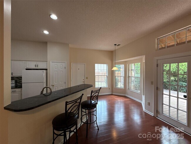Building Photo - 14520 Sapphire Ln