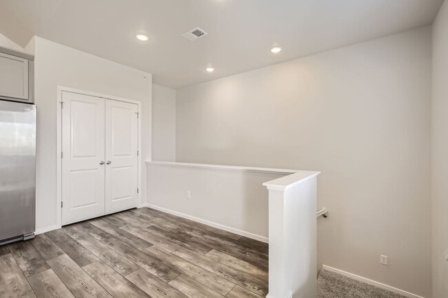 Building Photo - 2060 Autumn Moon Dr