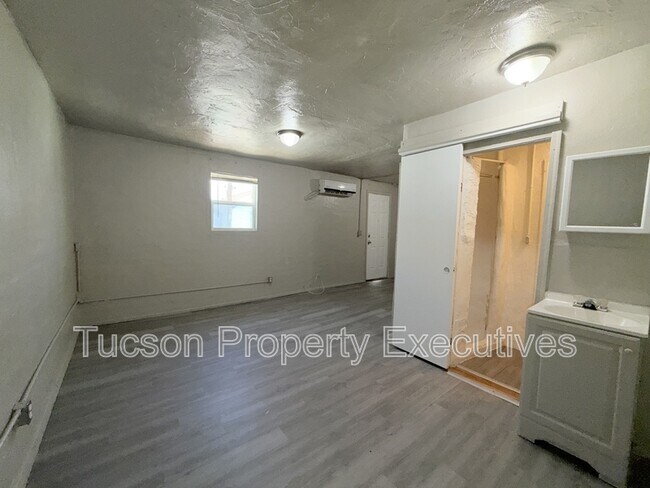 Building Photo - 234 E 32nd St