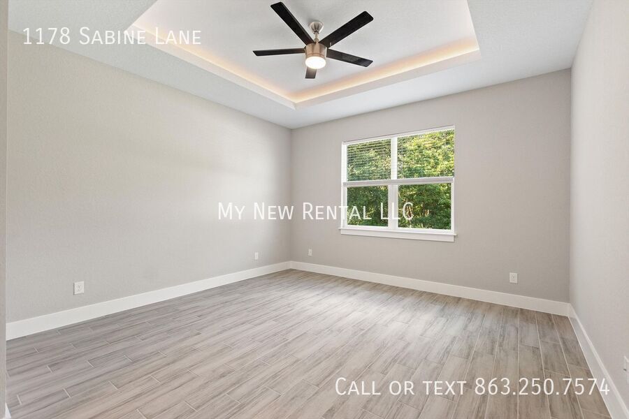 Building Photo - 1178 Sabine Ln