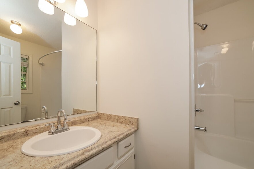 Building Photo - 6245 Pembroke Way