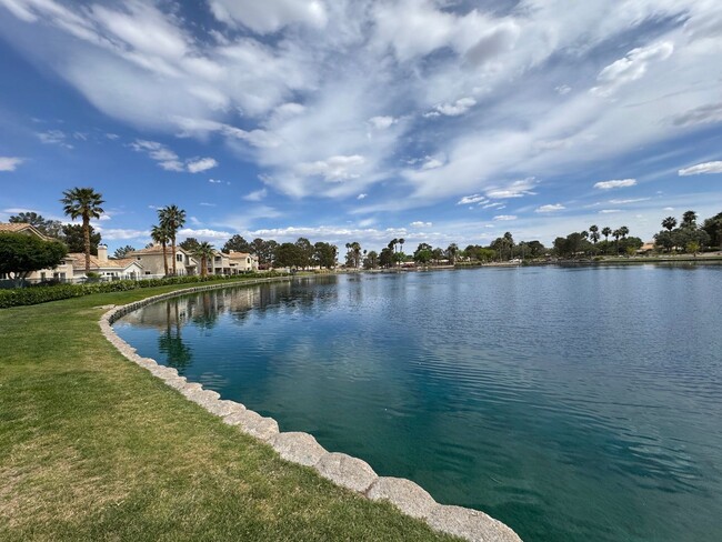 Building Photo - STUNNING DESERT SHORES MINUTES FROM THE LA...