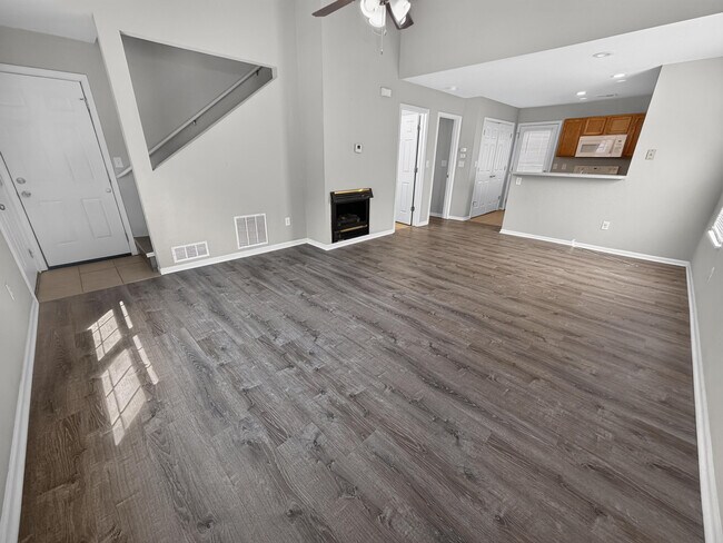 Building Photo - 1330 Godas Cir