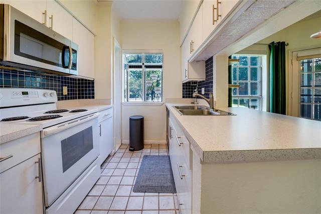 Building Photo - 1700 Amelia Ct