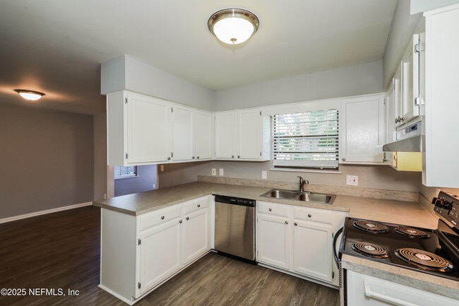 Building Photo - 8408 Rampart Rd