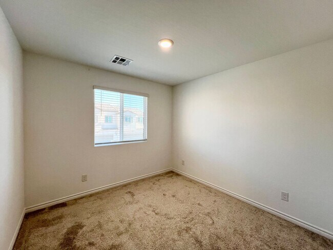 Building Photo - 10773 Briset Ct