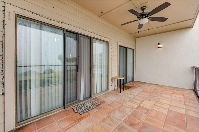 Building Photo - 401 Lakeside Ln