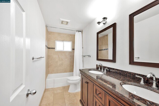 Building Photo - 3142 Windsor Ct