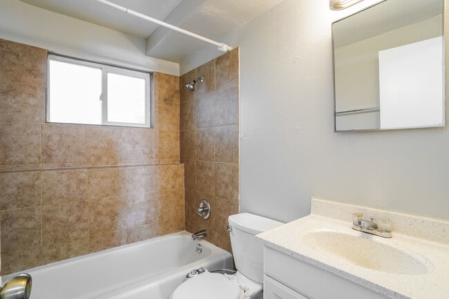 Building Photo - 330 Vehr Dr