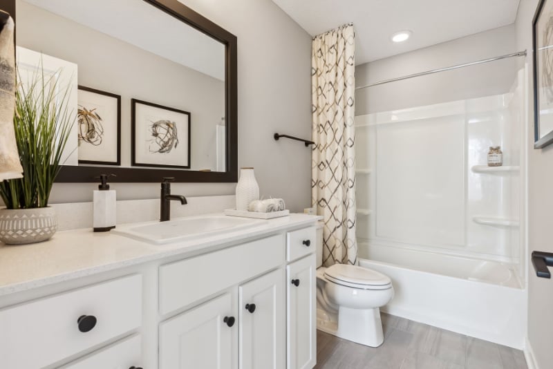 Building Photo - 6385 Hamilton Woods Blvd S